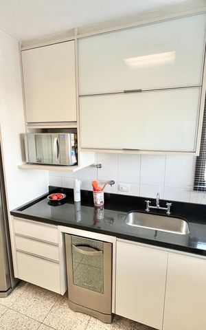 Apartamento à venda com 150m², 4 quartos e 3 vagas Apartamento à venda com 150m², 4 quartos e 3 vagasCozinha