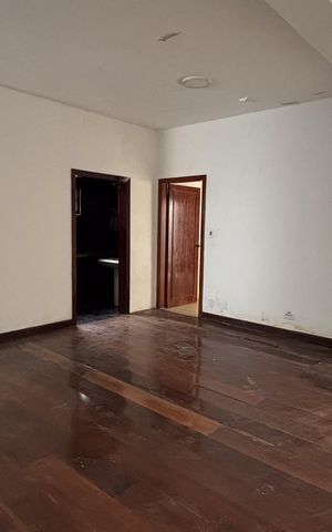 Casa para alugar com 450m², 5 quartos e 6 vagas Casa para alugar com 450m², 5 quartos e 6 vagasSala 1