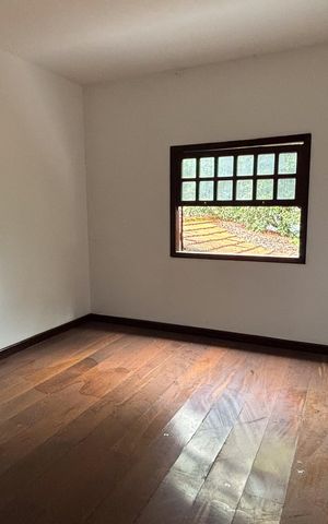 Casa para alugar com 450m², 5 quartos e 6 vagas Casa para alugar com 450m², 5 quartos e 6 vagasSuíte 1