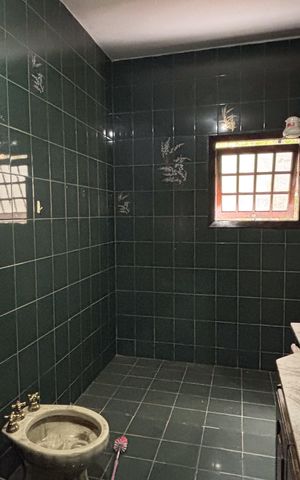 Casa para alugar com 450m², 5 quartos e 6 vagas Casa para alugar com 450m², 5 quartos e 6 vagasBanheiro da Suíte 1