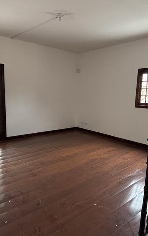 Casa para alugar com 450m², 5 quartos e 6 vagas Casa para alugar com 450m², 5 quartos e 6 vagasSala 3