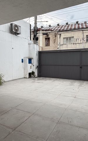 Casa para alugar com 450m², 5 quartos e 6 vagas Casa para alugar com 450m², 5 quartos e 6 vagasGaragem