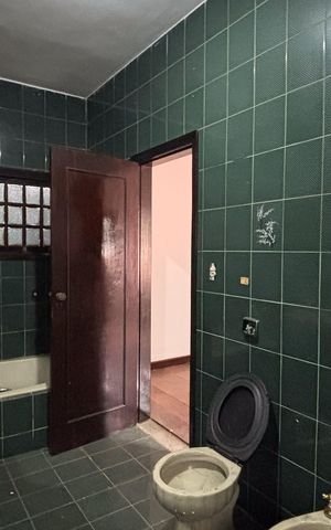 Casa para alugar com 450m², 5 quartos e 6 vagas Casa para alugar com 450m², 5 quartos e 6 vagasBanheiro da Suíte 1