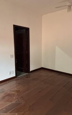 Casa para alugar com 450m², 5 quartos e 6 vagas Casa para alugar com 450m², 5 quartos e 6 vagasSuíte 1