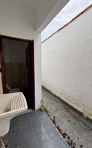 Casa para alugar com 450m², 5 quartos e 6 vagas Casa para alugar com 450m², 5 quartos e 6 vagasÁrea de serviço