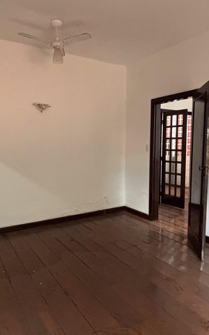 Casa para alugar com 450m², 5 quartos e 6 vagas Casa para alugar com 450m², 5 quartos e 6 vagasSuíte 1