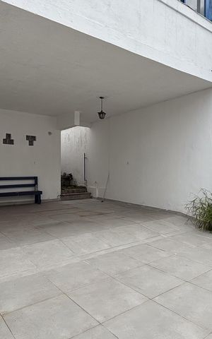 Casa para alugar com 450m², 5 quartos e 6 vagas Casa para alugar com 450m², 5 quartos e 6 vagasGaragem