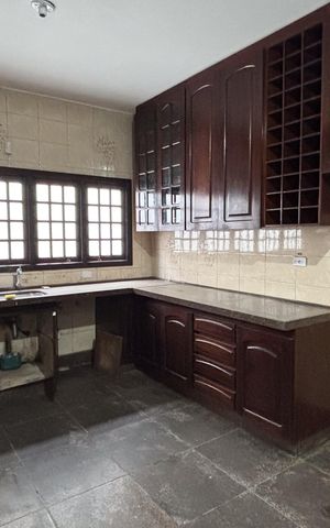 Casa para alugar com 450m², 5 quartos e 6 vagas Casa para alugar com 450m², 5 quartos e 6 vagasCozinha