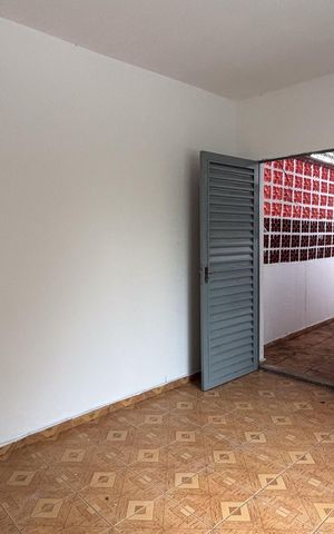 Casa para alugar com 450m², 5 quartos e 6 vagas Casa para alugar com 450m², 5 quartos e 6 vagasQuarto 2