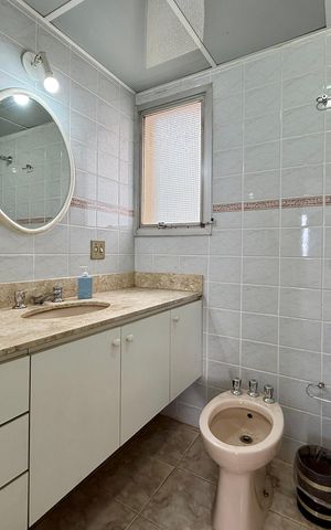Apartamento à venda com 129m², 3 quartos e 1 vaga Apartamento à venda com 129m², 3 quartos e 1 vagaBanheiro Social