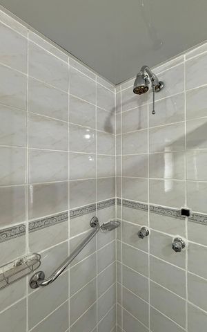 Apartamento à venda com 129m², 3 quartos e 1 vaga Apartamento à venda com 129m², 3 quartos e 1 vagaBanheiro Suíte