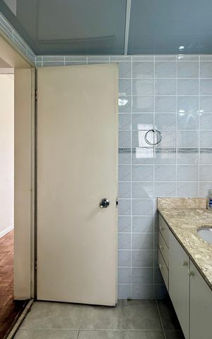 Apartamento à venda com 129m², 3 quartos e 1 vaga Apartamento à venda com 129m², 3 quartos e 1 vagaBanheiro Suíte