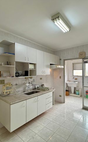 Apartamento à venda com 129m², 3 quartos e 1 vaga Apartamento à venda com 129m², 3 quartos e 1 vagaCozinha
