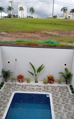 Casa de condomínio à venda com 150m², 3 quartos e 2 vagas Casa de condomínio à venda com 150m², 3 quartos e 2 vagasVista da sacada