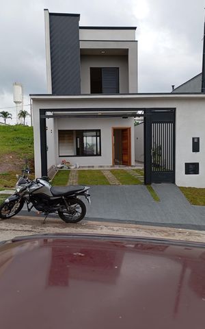 Casa de condomínio à venda com 150m², 3 quartos e 2 vagas Casa de condomínio à venda com 150m², 3 quartos e 2 vagasFachada