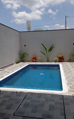 Casa de condomínio à venda com 150m², 3 quartos e 2 vagas Casa de condomínio à venda com 150m², 3 quartos e 2 vagasÁrea externa
