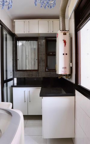 Apartamento à venda com 90m², 4 quartos e 2 vagas Apartamento à venda com 90m², 4 quartos e 2 vagasLavanderia