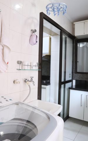 Apartamento à venda com 90m², 4 quartos e 2 vagas Apartamento à venda com 90m², 4 quartos e 2 vagasLavanderia