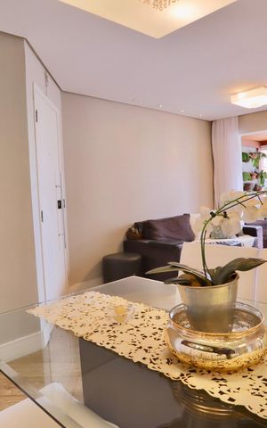 Apartamento à venda com 90m², 4 quartos e 2 vagas Apartamento à venda com 90m², 4 quartos e 2 vagasSala de Jantar