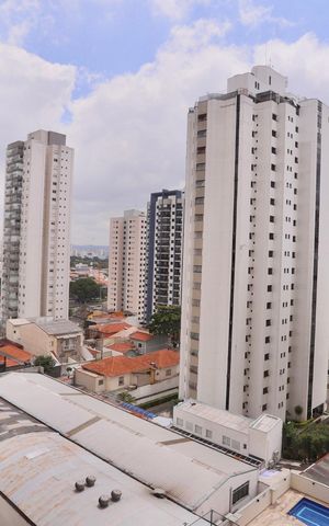 Apartamento à venda com 90m², 4 quartos e 2 vagas Apartamento à venda com 90m², 4 quartos e 2 vagasVista da Sacada