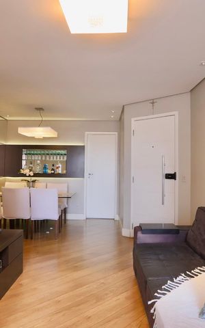 Apartamento à venda com 90m², 4 quartos e 2 vagas Apartamento à venda com 90m², 4 quartos e 2 vagasSala