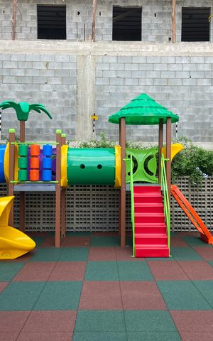 Apartamento à venda com 90m², 4 quartos e 2 vagas Apartamento à venda com 90m², 4 quartos e 2 vagasPlayground