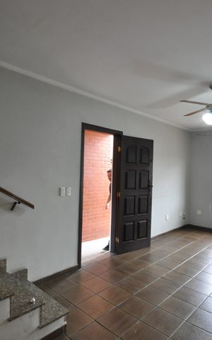 Casa à venda com 150m², 3 quartos e 3 vagasSala