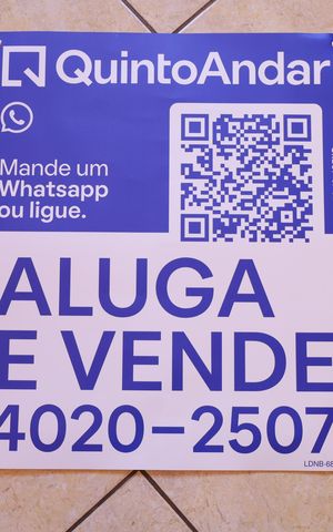 Apartamento à venda com 59m², 3 quartos e 1 vagaPlaca instalada na janela da sala - Código da placa: LDNB-684