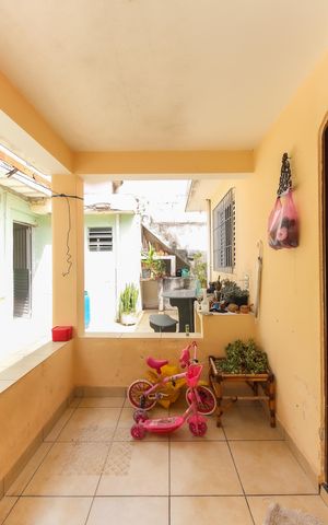 Casa à venda com 120m², 4 quartos e 2 vagas Casa à venda com 120m², 4 quartos e 2 vagasÁrea Externa