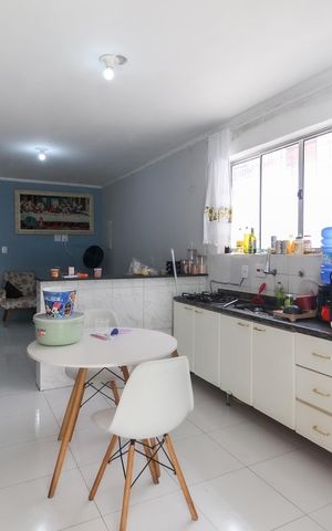 Casa à venda com 120m², 4 quartos e 2 vagas Casa à venda com 120m², 4 quartos e 2 vagasCozinha Casa 2