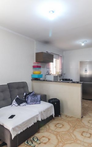 Casa à venda com 120m², 4 quartos e 2 vagas Casa à venda com 120m², 4 quartos e 2 vagasSala - Cozinha