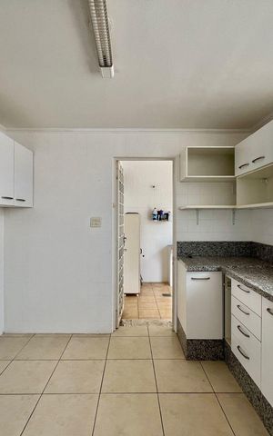Casa à venda com 197m², 3 quartos e 5 vagas Casa à venda com 197m², 3 quartos e 5 vagasCozinha