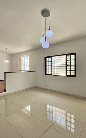 Casa à venda com 197m², 3 quartos e 5 vagas Casa à venda com 197m², 3 quartos e 5 vagasSala