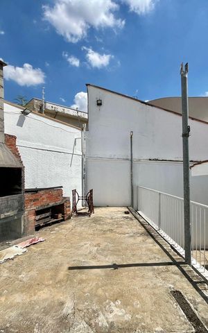 Casa à venda com 197m², 3 quartos e 5 vagas Casa à venda com 197m², 3 quartos e 5 vagasQuintal