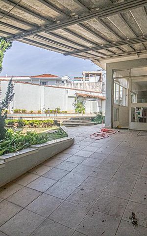 Casa para alugar com 330m², 4 quartos e 4 vagas Casa para alugar com 330m², 4 quartos e 4 vagasgaragem no salão de festas_3