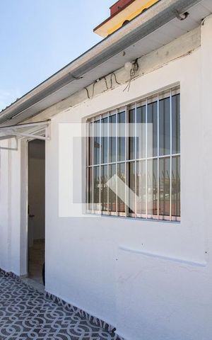 Casa à venda com 200m², 4 quartos e 2 vagas Casa à venda com 200m², 4 quartos e 2 vagasCasa 3