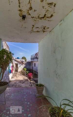 Casa à venda com 200m², 4 quartos e 2 vagas Casa à venda com 200m², 4 quartos e 2 vagasCasa 2