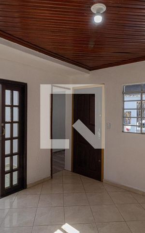 Casa à venda com 200m², 4 quartos e 2 vagas Casa à venda com 200m², 4 quartos e 2 vagasCasa 1