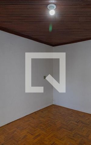 Casa à venda com 200m², 4 quartos e 2 vagas Casa à venda com 200m², 4 quartos e 2 vagasCasa 1