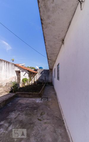 Casa à venda com 200m², 4 quartos e 2 vagas Casa à venda com 200m², 4 quartos e 2 vagasCasa 2