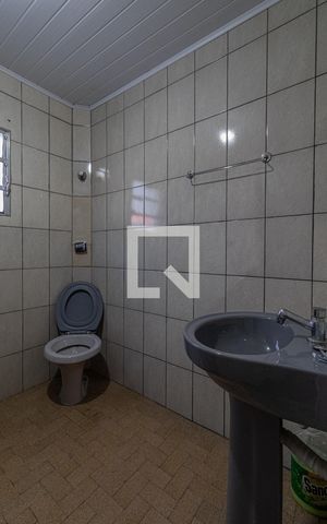 Casa à venda com 200m², 4 quartos e 2 vagas Casa à venda com 200m², 4 quartos e 2 vagasCasa 1
