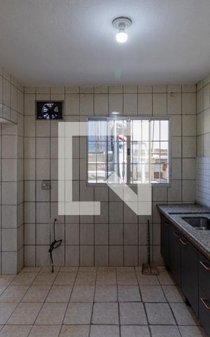 Casa à venda com 200m², 4 quartos e 2 vagas Casa à venda com 200m², 4 quartos e 2 vagasCasa 1