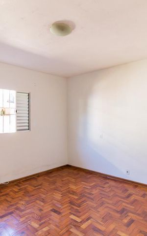 Casa à venda com 200m², 4 quartos e 2 vagas Casa à venda com 200m², 4 quartos e 2 vagasCasa 2