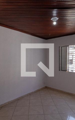 Casa à venda com 200m², 4 quartos e 2 vagas Casa à venda com 200m², 4 quartos e 2 vagasCasa 1