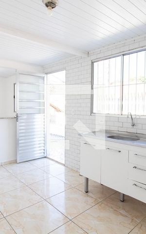 Casa à venda com 200m², 4 quartos e 2 vagas Casa à venda com 200m², 4 quartos e 2 vagasCasa 3