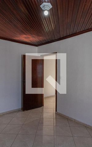 Casa à venda com 200m², 4 quartos e 2 vagas Casa à venda com 200m², 4 quartos e 2 vagasCasa 1