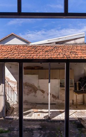 Casa à venda com 200m², 4 quartos e 2 vagas Casa à venda com 200m², 4 quartos e 2 vagasCasa 2