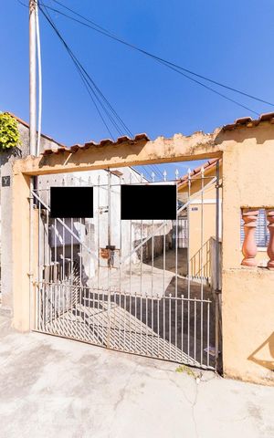 Casa à venda com 200m², 4 quartos e 2 vagas Casa à venda com 200m², 4 quartos e 2 vagasCasa 2