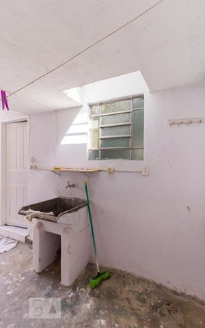 Casa à venda com 200m², 4 quartos e 2 vagas Casa à venda com 200m², 4 quartos e 2 vagasCasa 2