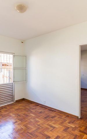 Casa à venda com 200m², 4 quartos e 2 vagas Casa à venda com 200m², 4 quartos e 2 vagasCasa 2